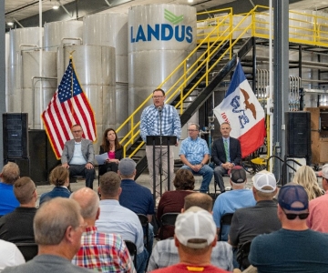 Landus Boone Ribbon cutting